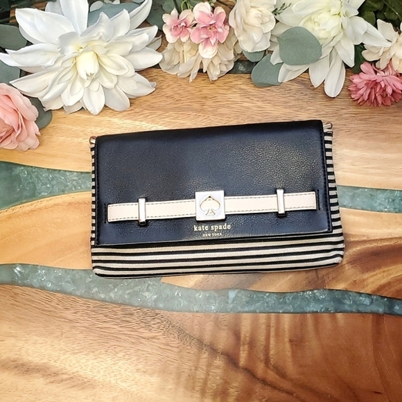 Kate Spade Houston Street Fabric Loula Crossbody Purse - Picture 9 of 12